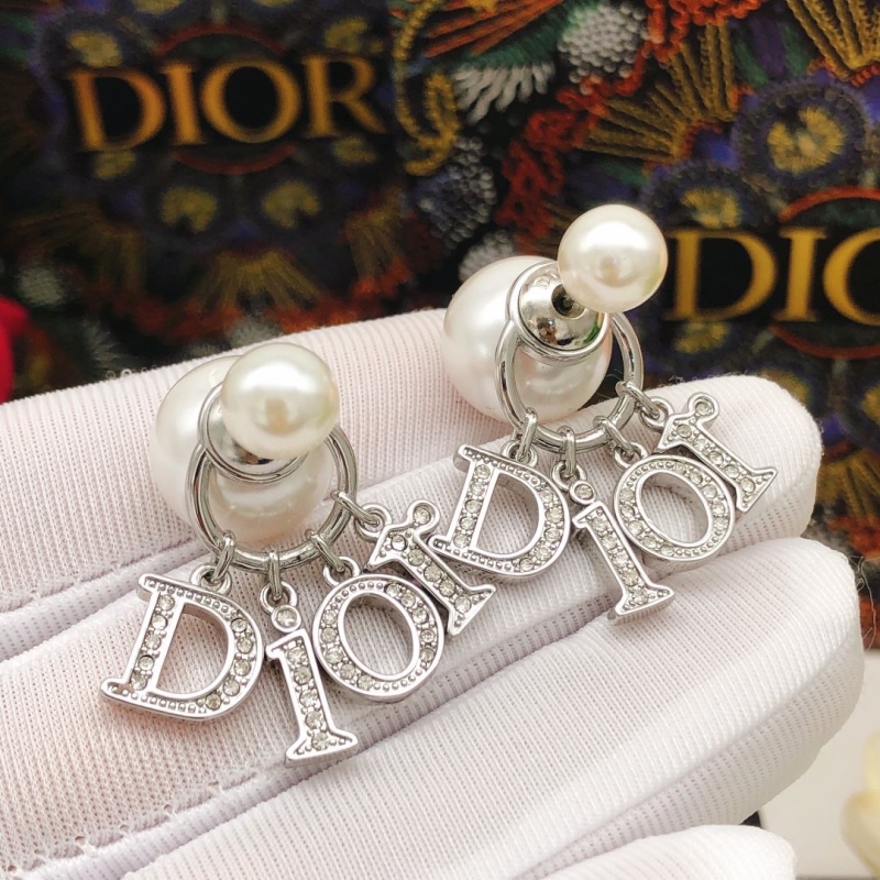chr1st1an D10r earrings